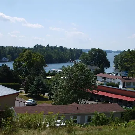 Capricorn Motel Royale 1000 Islands Lansdowne Exterior photo