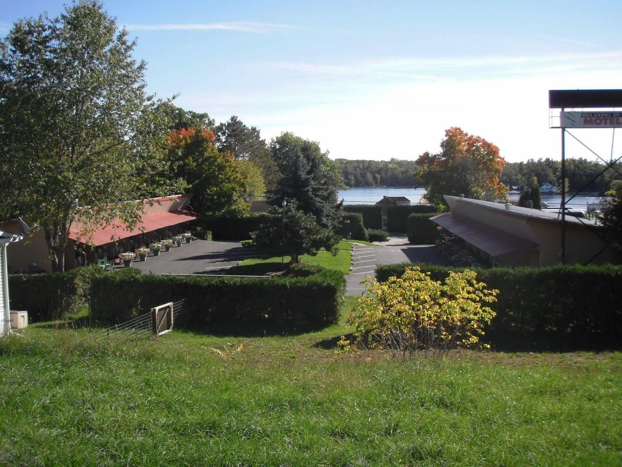 Capricorn Motel Royale 1000 Islands Motel 3*